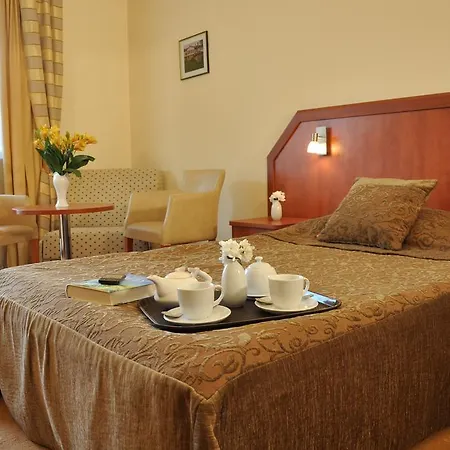 Legends Hotel 4*