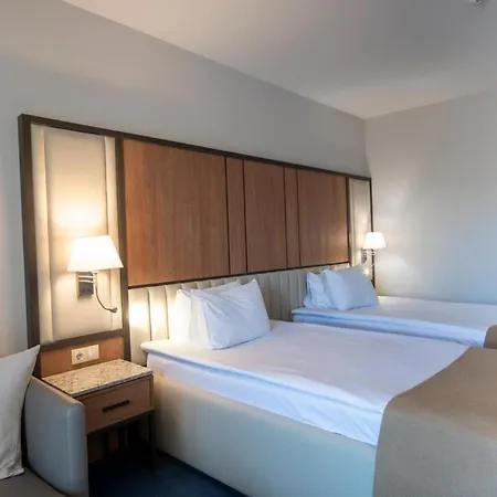 Hotel Legends 4*