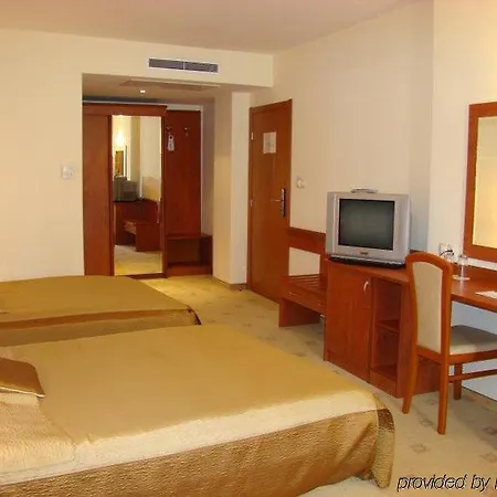 Legends Hotel 4*