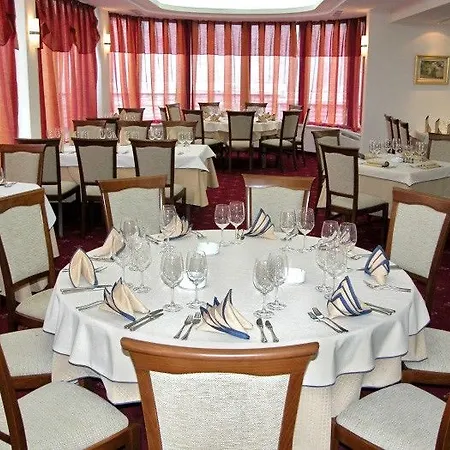 Legends Hotel 4*