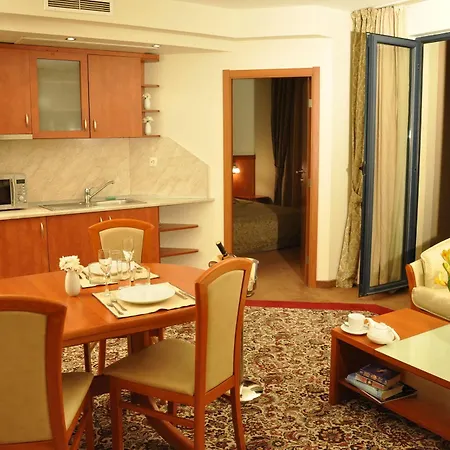 Legends Hotel 4*